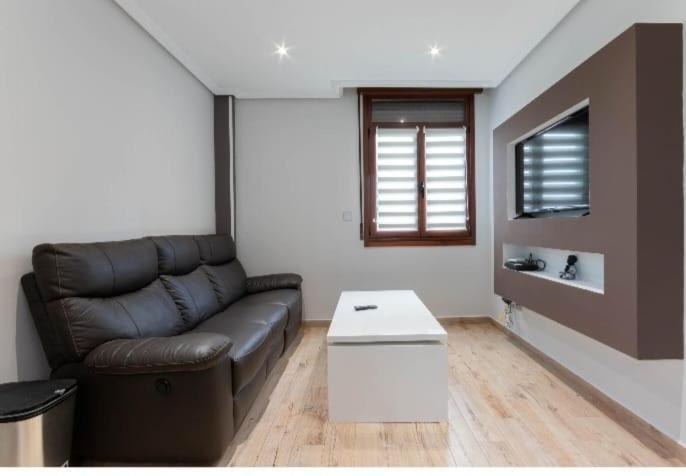 A Tan Solo 800 Metros De San Mames Appartement Bilbao Buitenkant foto